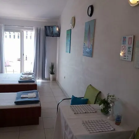 Studio Duce 13694c Lägenhet Omiš